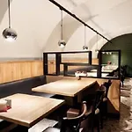 Hotel Sharingham