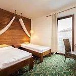 Hotel Sharingham 3*