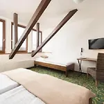 Sharingham 3* Brno