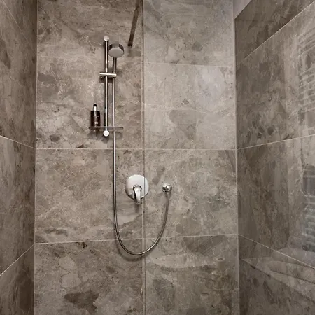 Sharingham فندق
