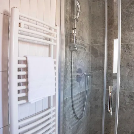 Sharingham فندق برنو