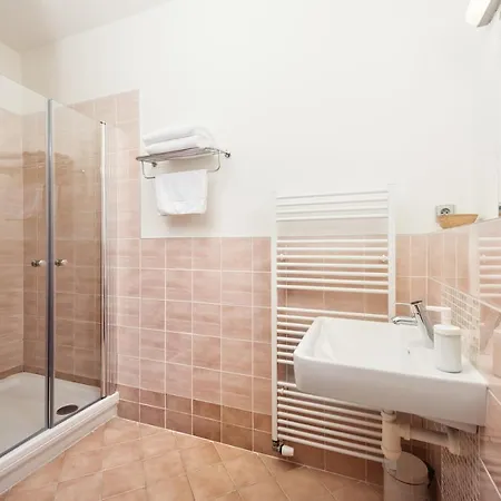 Sharingham Hotel 3*